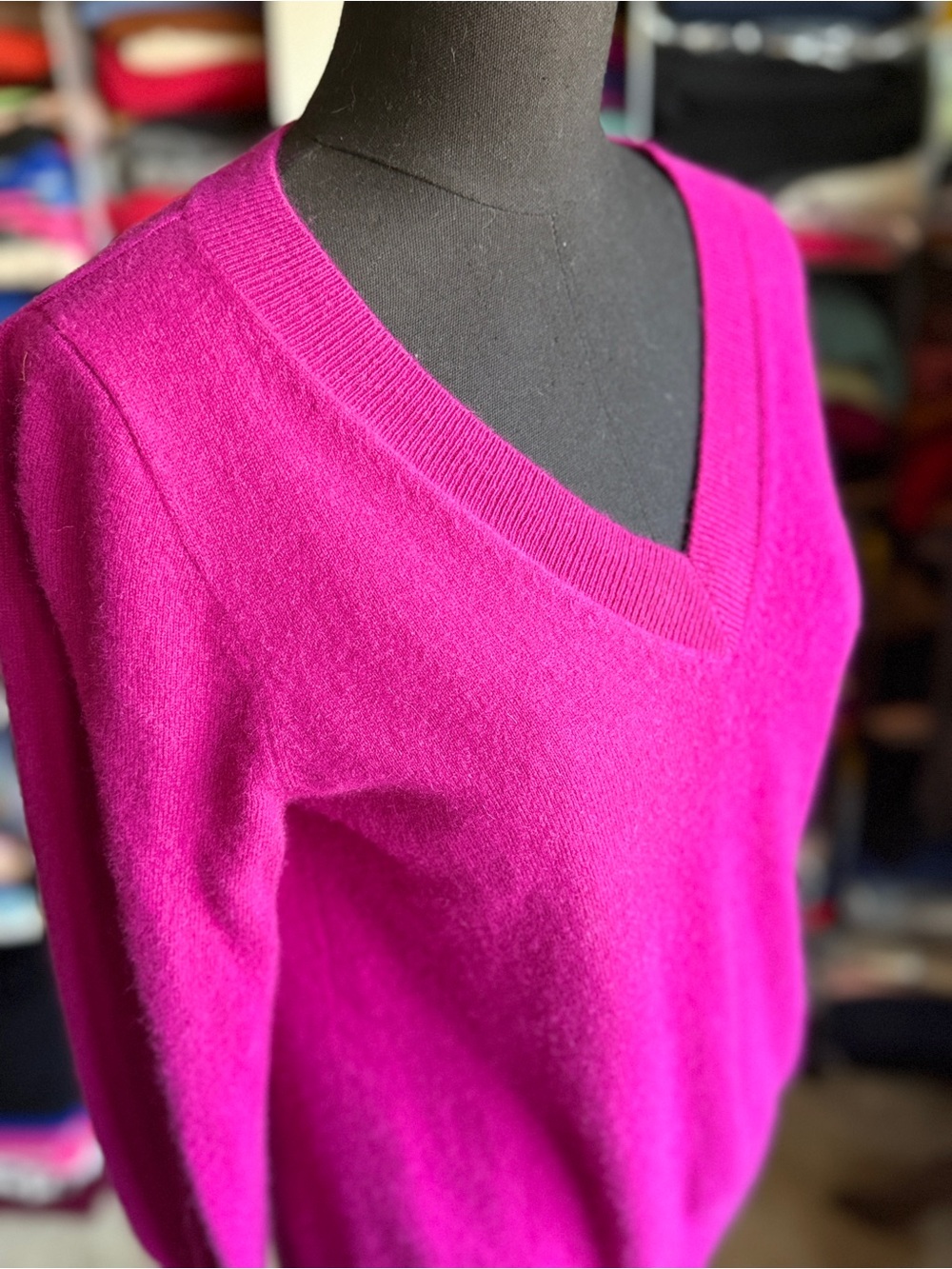 Women's Fuchsia Crewneck Cashmere Sweater